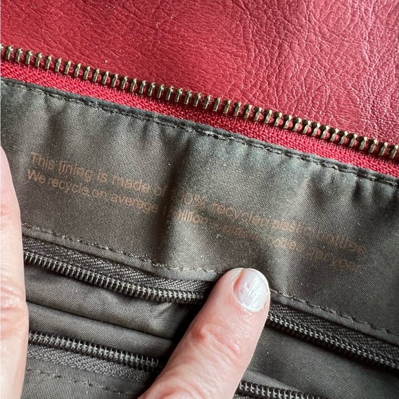 Matt and Nat Envelope Cross-Body Vegan Leather Bag - Red - Picture 5 of 10